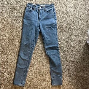 Levi's Women's Skinny Jeans in Denim Blue